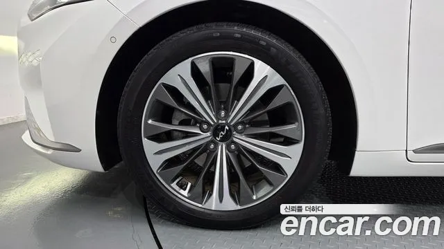 Kia K8 Hybrid — Фото автомобиля 5