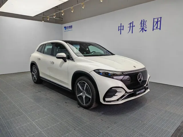 Mercedes-Benz EQS SUV — Фото автомобиля 3