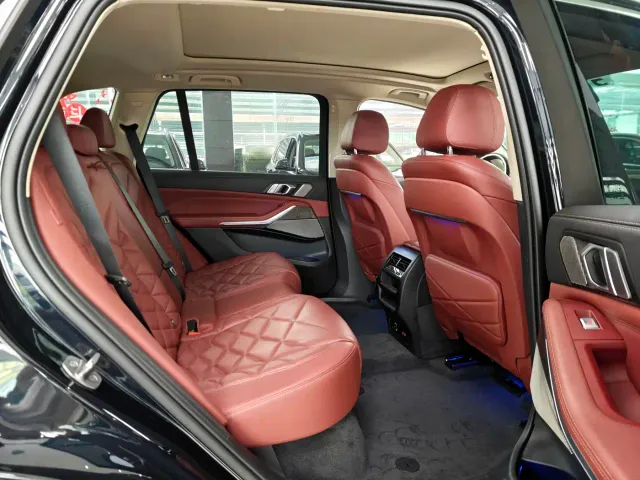 BMW BMW X5 2022 xDrive 30Li Premium M Sport Package — Фото автомобиля 9