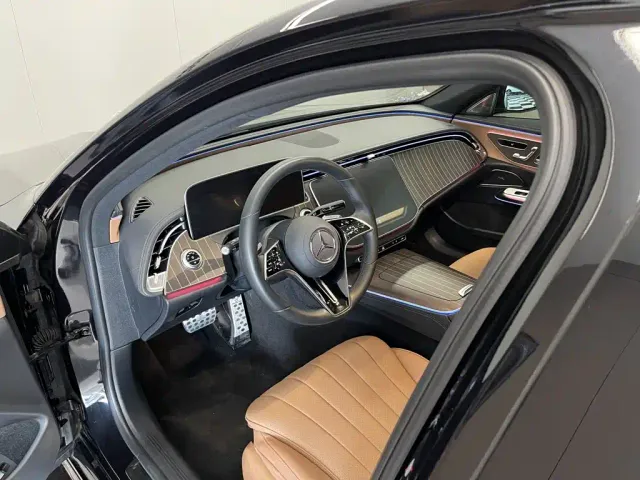 Mercedes-Benz E-Class — Фото автомобиля 25