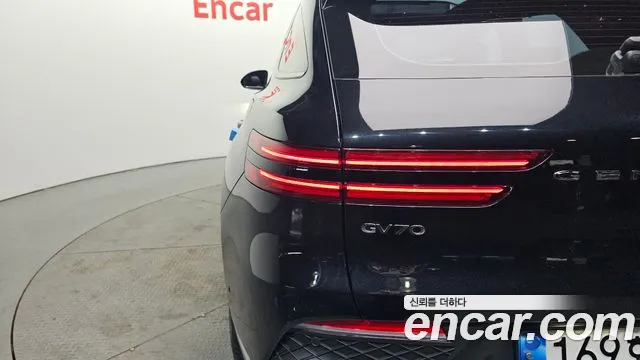 Genesis GV70 2.5T Бензин 2WD — Фото автомобиля 20