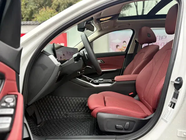 BMW 3 Series — Фото автомобиля 12