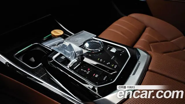 BMW 7-Series 7 серия (G70) 740i xDrive M Sport — Фото автомобиля 9