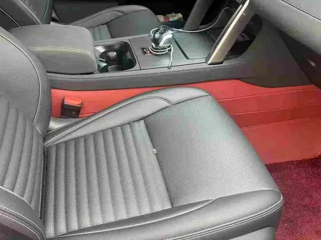 Land Rover Discovery Sport — Фото автомобиля 4