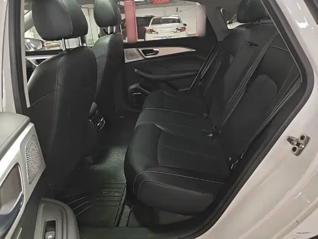 Roewe i6 MAX EV — Фото автомобиля 16