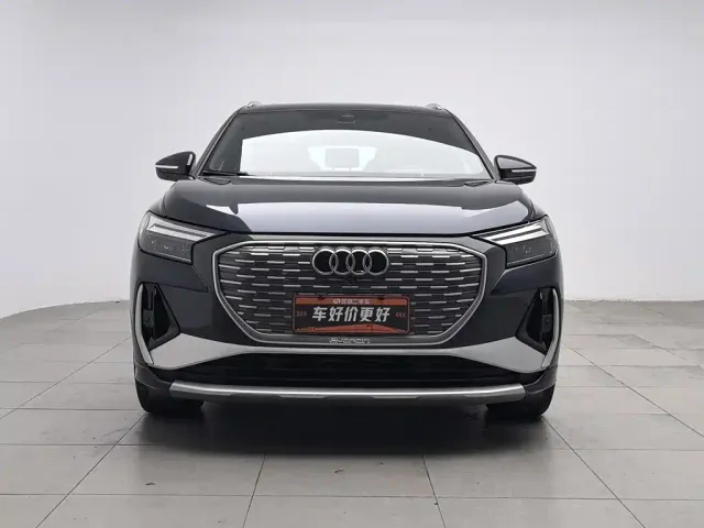 Audi Q4 e-tron — Фото автомобиля 3
