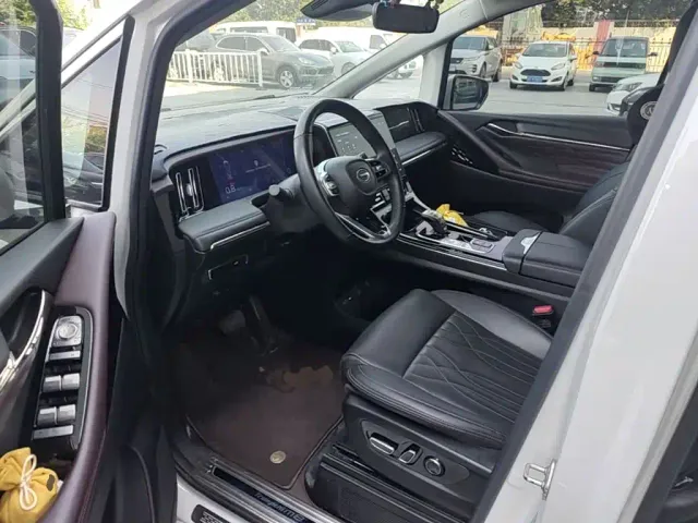 GAC Trumpchi M8 — Фото автомобиля 15