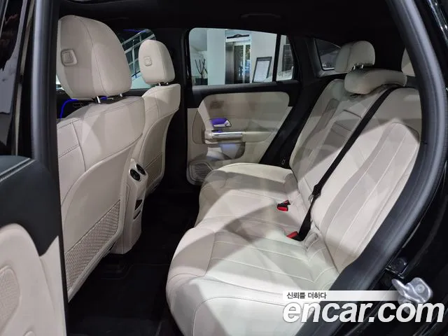 Mercedes-Benz EQA — Фото автомобиля 11