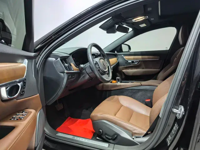 Volvo S90 — Фото автомобиля 8