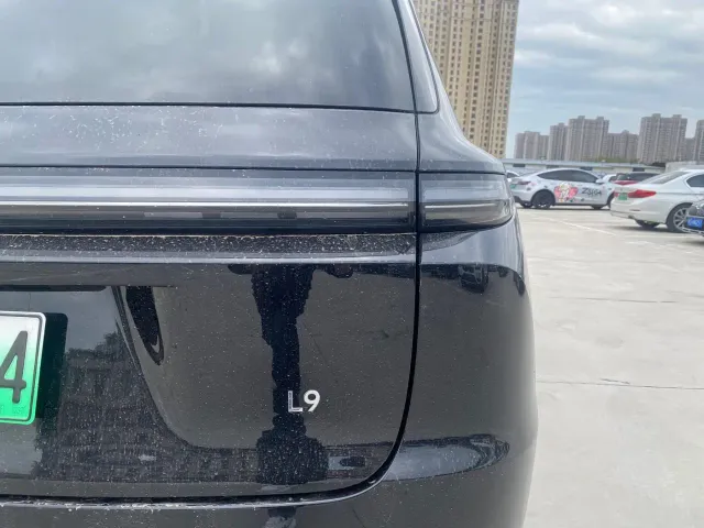 Li Auto L9 — Фото автомобиля 6