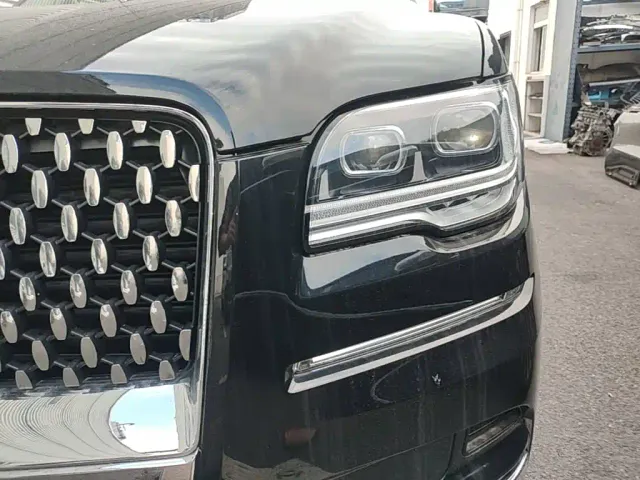 Lincoln Navigator — Фото автомобиля 23