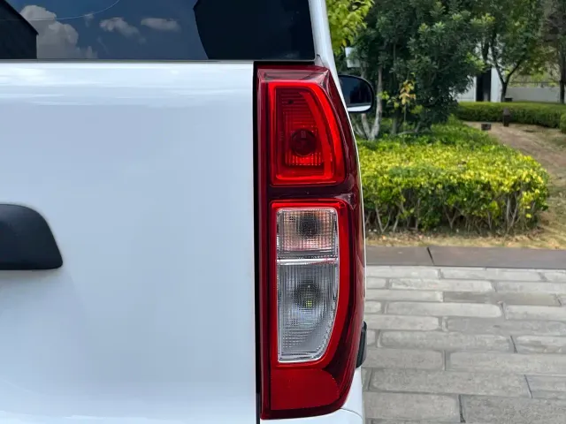Wuling Zhiguang NEV — Фото автомобиля 15