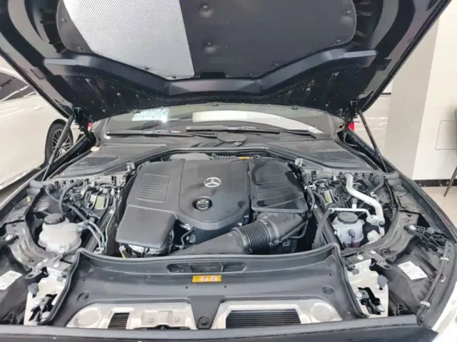 Mercedes-Benz E-Class — Фото автомобиля 19