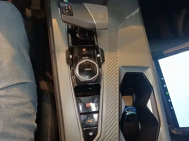 Changan Z6 — Фото автомобиля 13