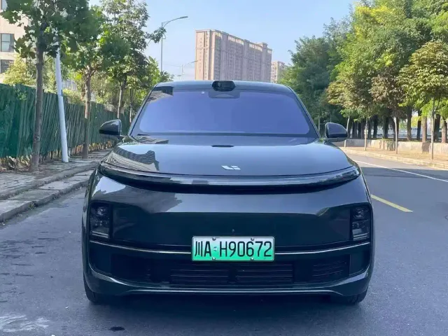 Li Auto L9 — Фото автомобиля 2