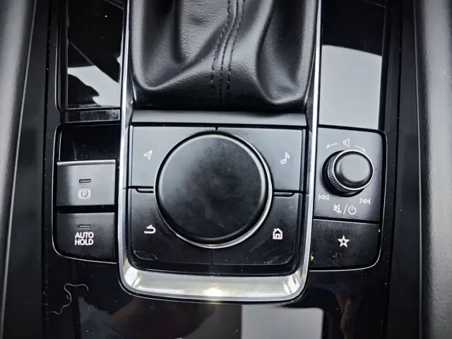 Mazda Axela — Фото автомобиля 14