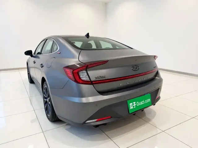 Hyundai Sonata — Фото автомобиля 4