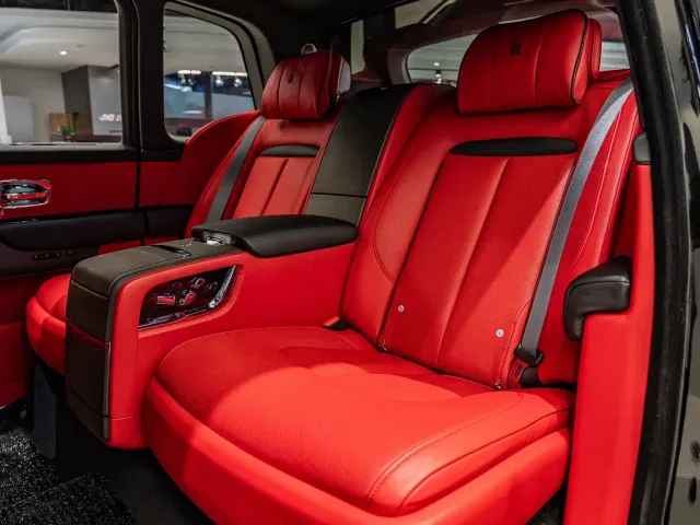 Rolls-Royce Cullinan — Фото автомобиля 12