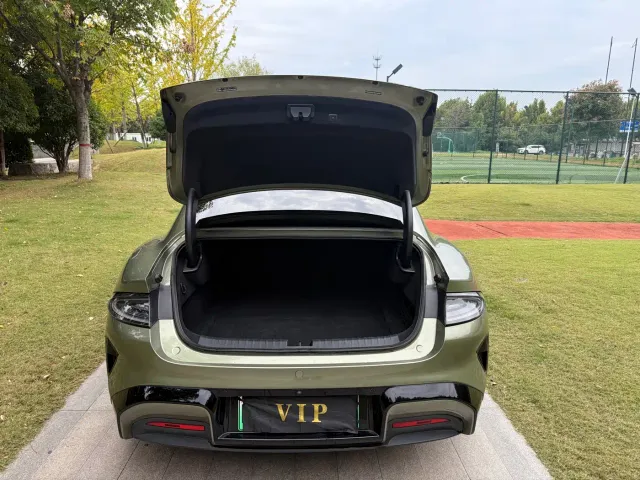 Xiaomi SU7 — Фото автомобиля 13