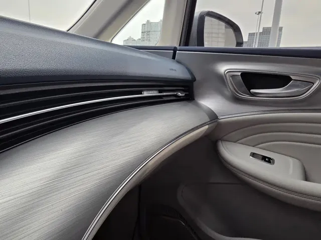 Roewe iMAX8 — Фото автомобиля 13