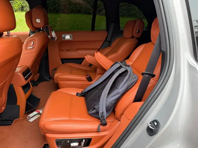 Li Auto L8 — Фото автомобиля 12