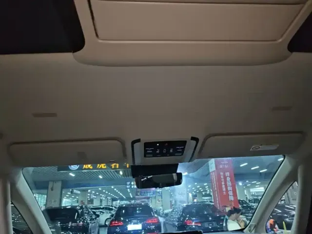 Toyota Alphard — Фото автомобиля 17