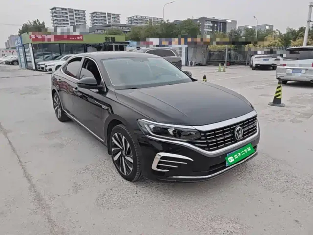 Volkswagen Passat — Фото автомобиля 3
