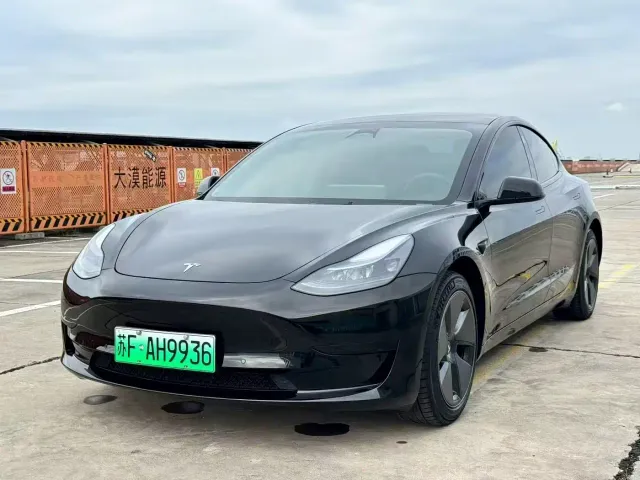 Фотография автомобиля — Tesla Model 3