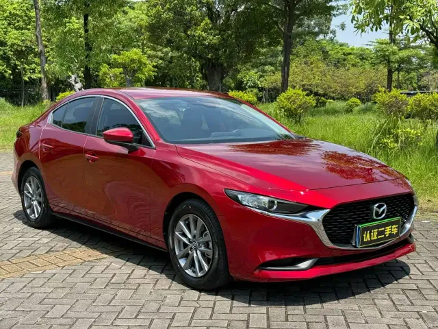 Mazda Axela — Фото автомобиля 3