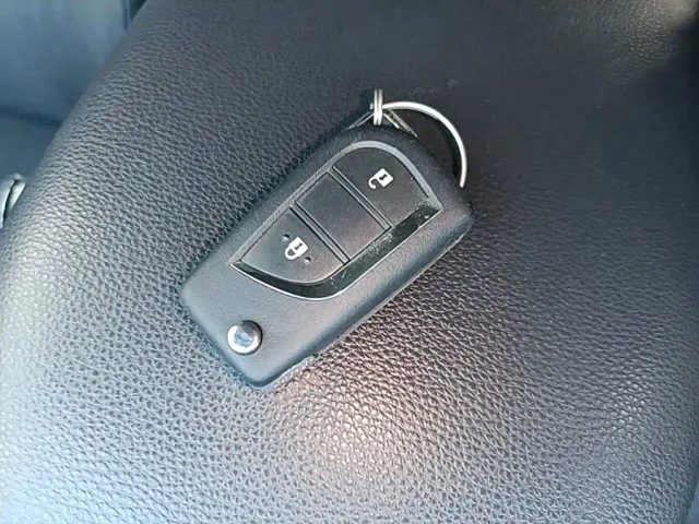 Toyota RAV4 — Фото автомобиля 16