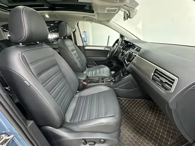 Volkswagen Touran — Фото автомобиля 17