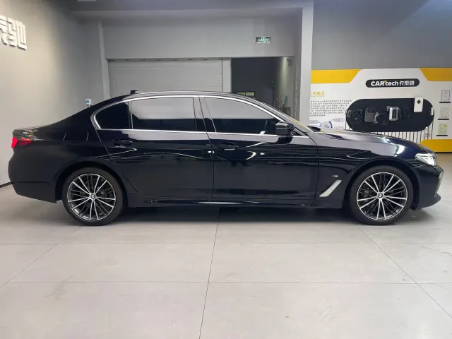 BMW 5 Series — Фото автомобиля 7