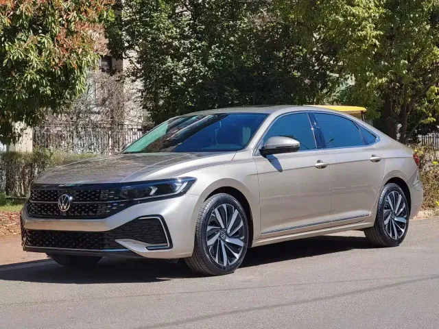 Фотография автомобиля — Volkswagen Passat