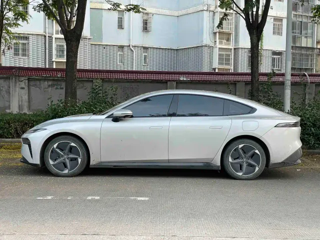 Dongfeng eπ 007 — Фото автомобиля 10