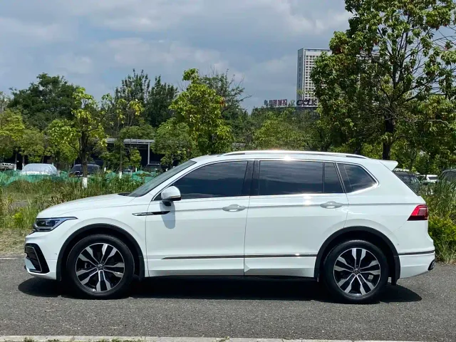 Volkswagen Tiguan L — Фото автомобиля 5