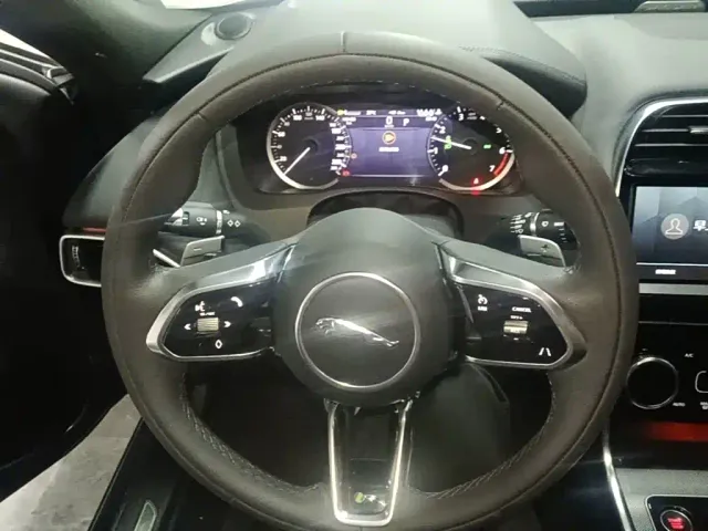 Jaguar XEL — Фото автомобиля 10