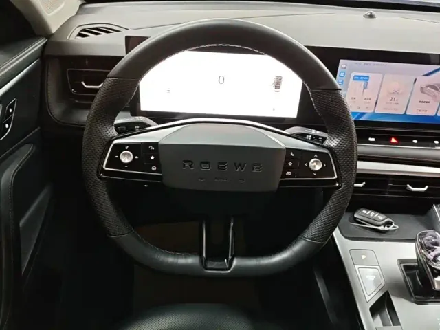 Roewe RX5 — Фото автомобиля 10