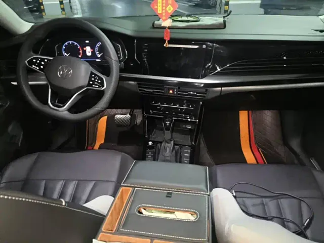 Volkswagen Passat — Фото автомобиля 12