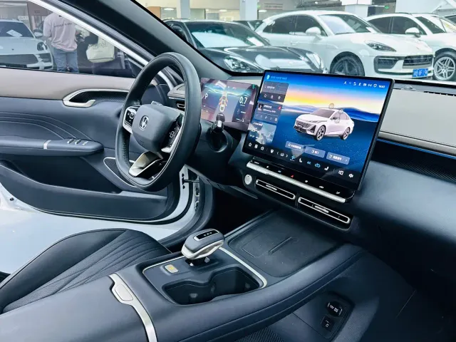 Changan Eado — Фото автомобиля 7