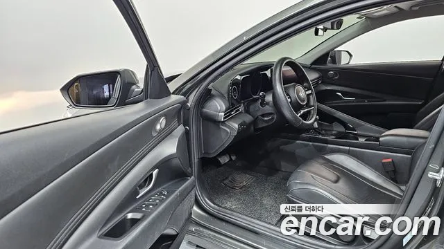 Hyundai AVANTE Avante (CN7) — Фото автомобиля 11
