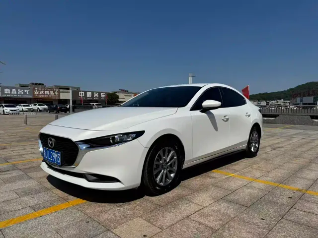 Фотография автомобиля — Mazda Axela