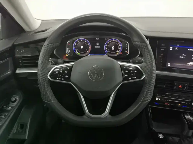 Volkswagen Passat — Фото автомобиля 11