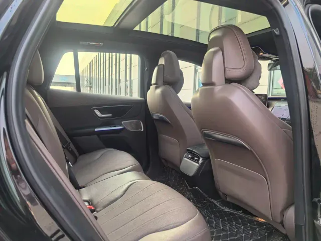 Mercedes-Benz EQE SUV — Фото автомобиля 8
