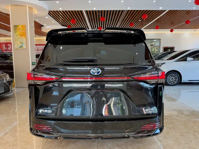 Toyota Sienna — Фото автомобиля 5