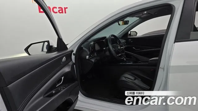 Hyundai AVANTE Новый Avante (CN7) — Фото автомобиля 10