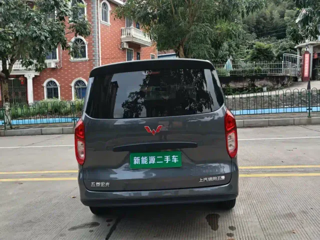 Wuling Hongguang — Фото автомобиля 7