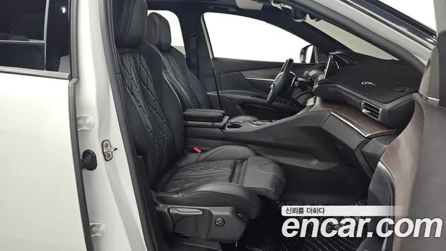 Peugeot 5008 Generation 2 — Фото автомобиля 28