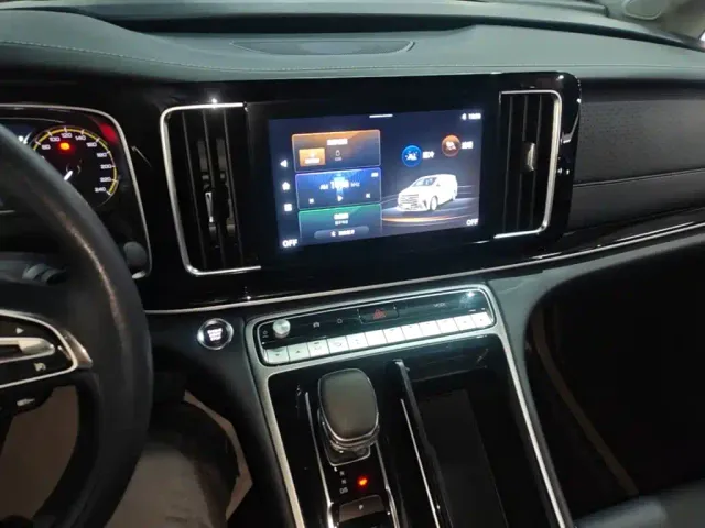 GAC Trumpchi M8 — Фото автомобиля 12