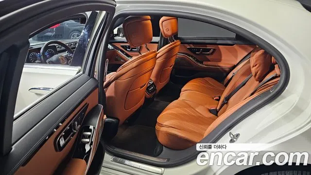 Mercedes-Benz S-Class — Фото автомобиля 10