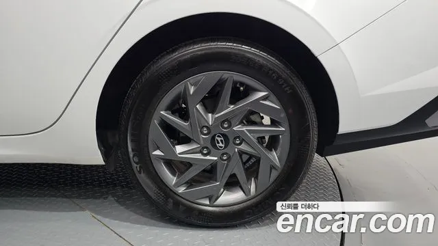 Hyundai Avante CN7 — Фото автомобиля 6